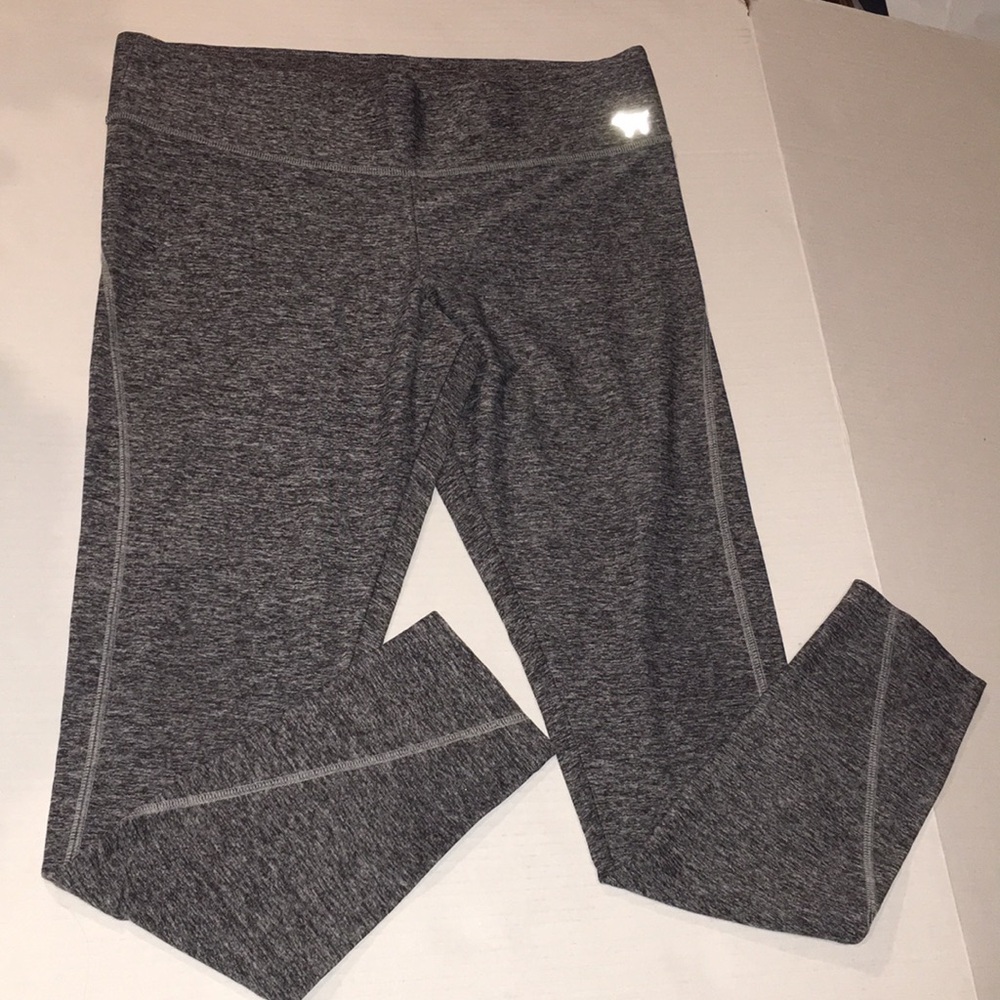 PINK Yoga Victoria’s Secret Heather Gray Crop Leggings | Size M